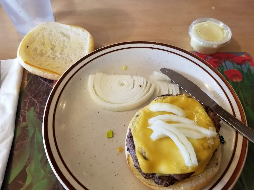 Macon Cheeseburger
